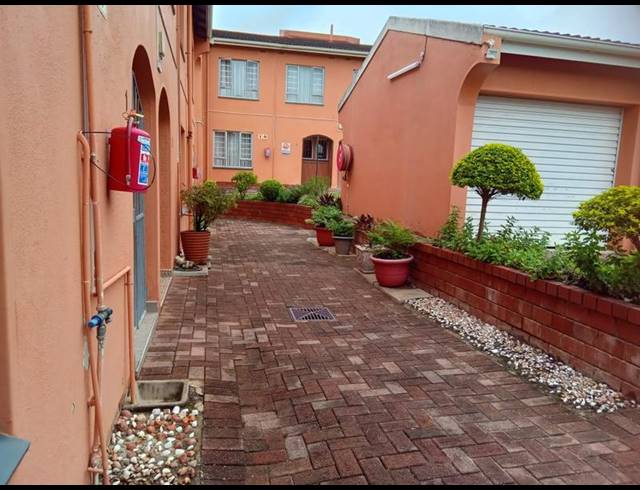 3 BEDROOM TOWNHOUSE FOR SALE IN MALVERN